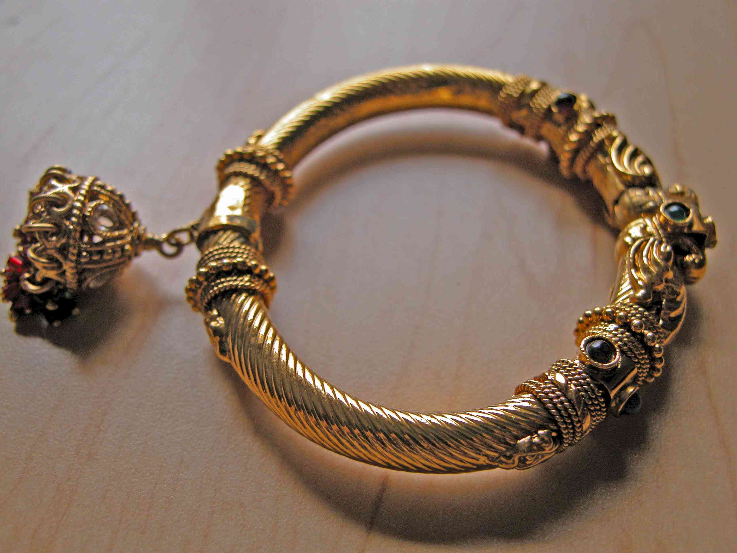 Different Types of Bangles Worn by Indian Married Women