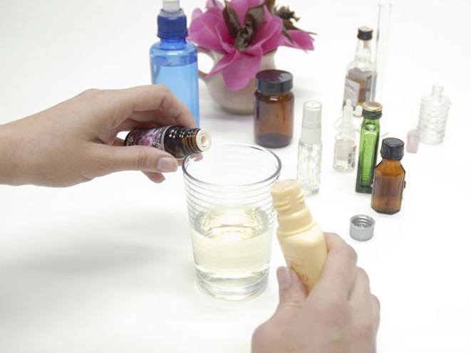 How to make Perfumes & Signature Scents at Home Using Essential Oils