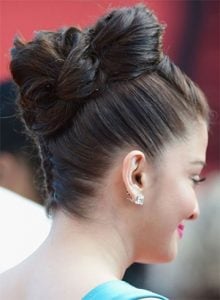 60+ Traditional Indian Bridal Hairstyles For Your Wedding