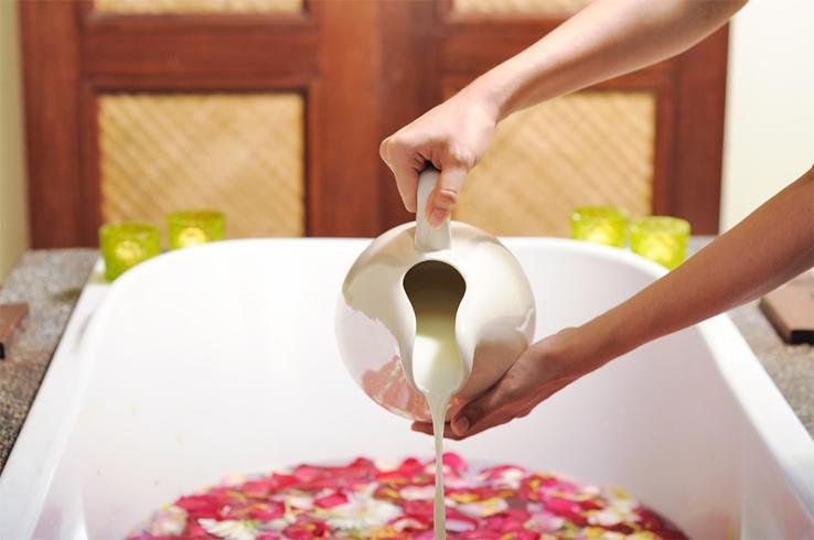 The Milk Bath Recipe Benefits Ways To Indulge In It