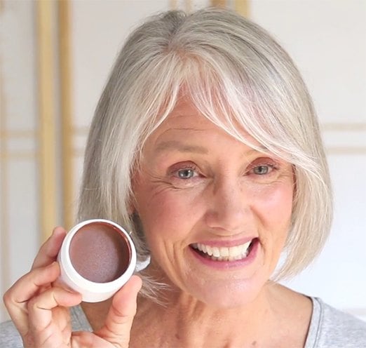 Professional Makeup Tips For Older Women Who Use Minimal Makeup