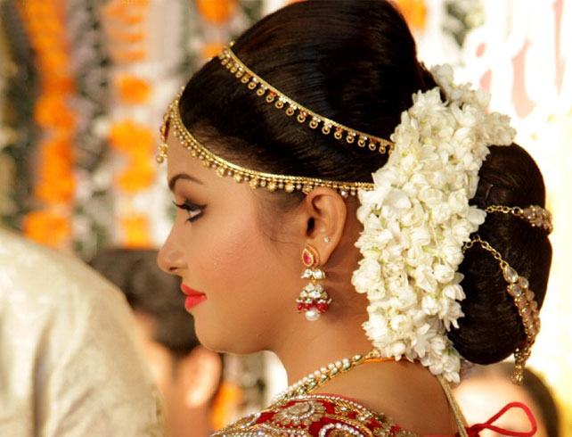 Reception Hairstyles How To Nail Your Wedding Look