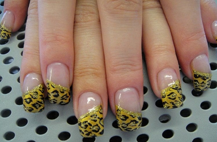 cheetah acrylic nails