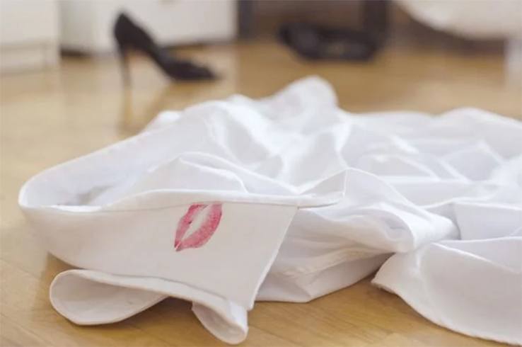  How To Remove Lipstick Stains From Clothes 