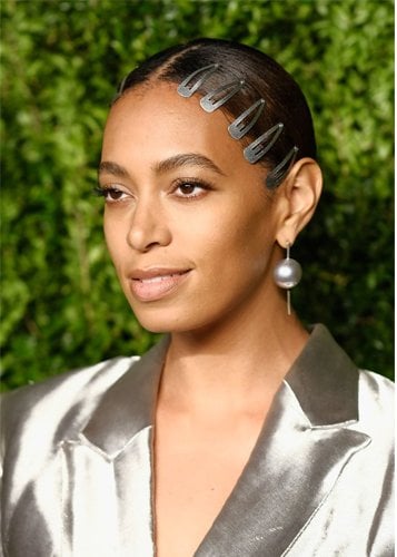 Celebs with hair snap clips