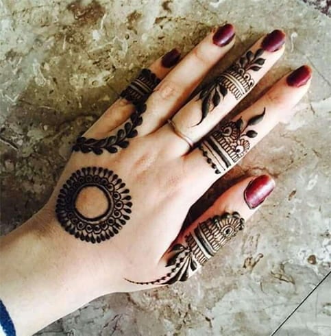 Most Popular 9 Finger Mehndi Designs To Dazzle You!
